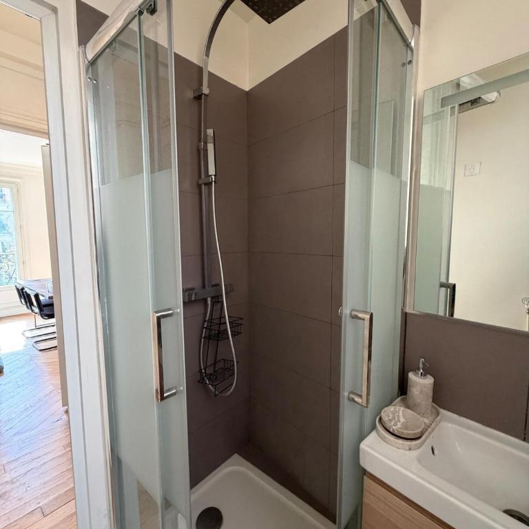Spacious Designer Apartment near Montmartre - Appartement 1 Chambre - 13