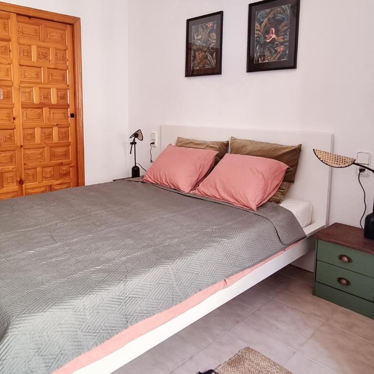 Casa Del Angel 2, Cosy 2 bed apartment,150m from Playa Los Locos plus beautiful swimming pool - Apartamento de 2 dormitorios - 7