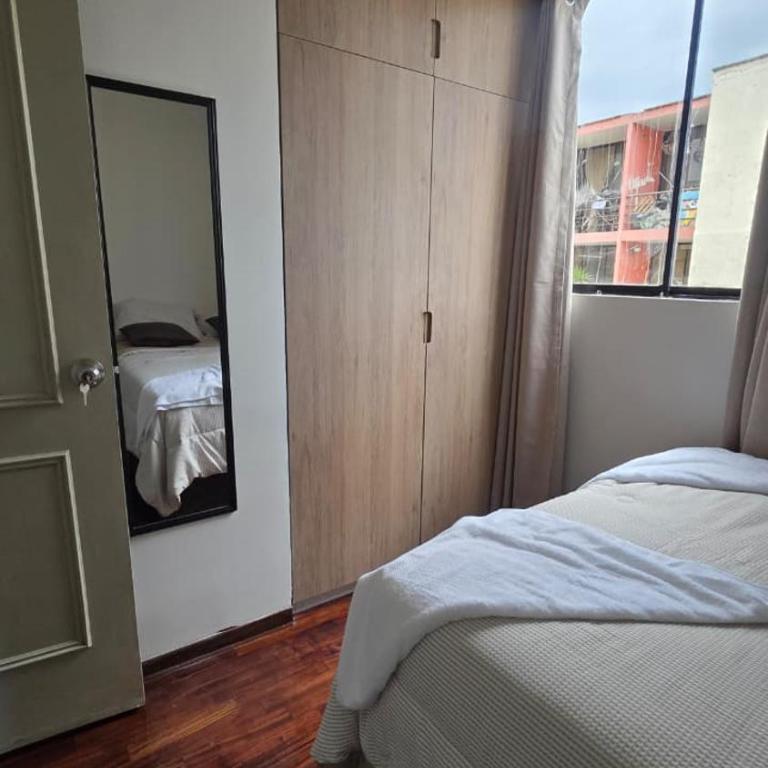 Renovado departamento completo cerca a aeropuerto y pucp - Three-Bedroom Apartment - 33