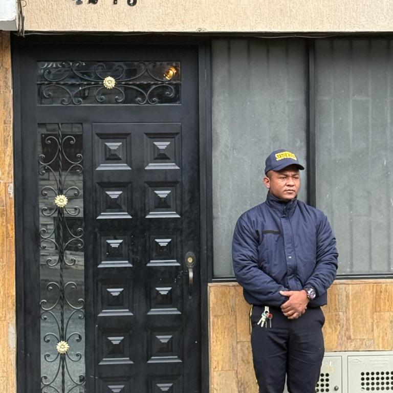 2 bedroom apartment - one block from Lleras park, P1 - Two-Bedroom Apartment - 2