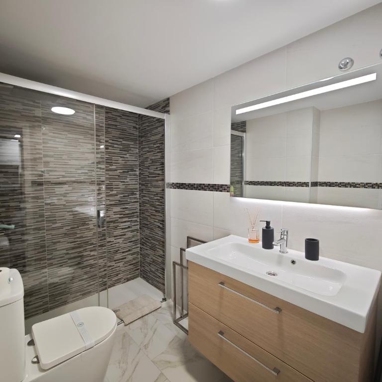 Modern Pool&Sea View Apartment Benidorm - One-Bedroom Apartment - 14