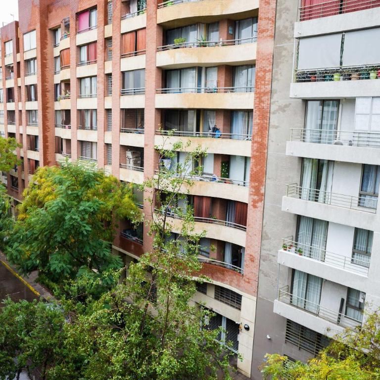 Terrace Vibe Chic Apartment Steps from Metro - Apartment - 18