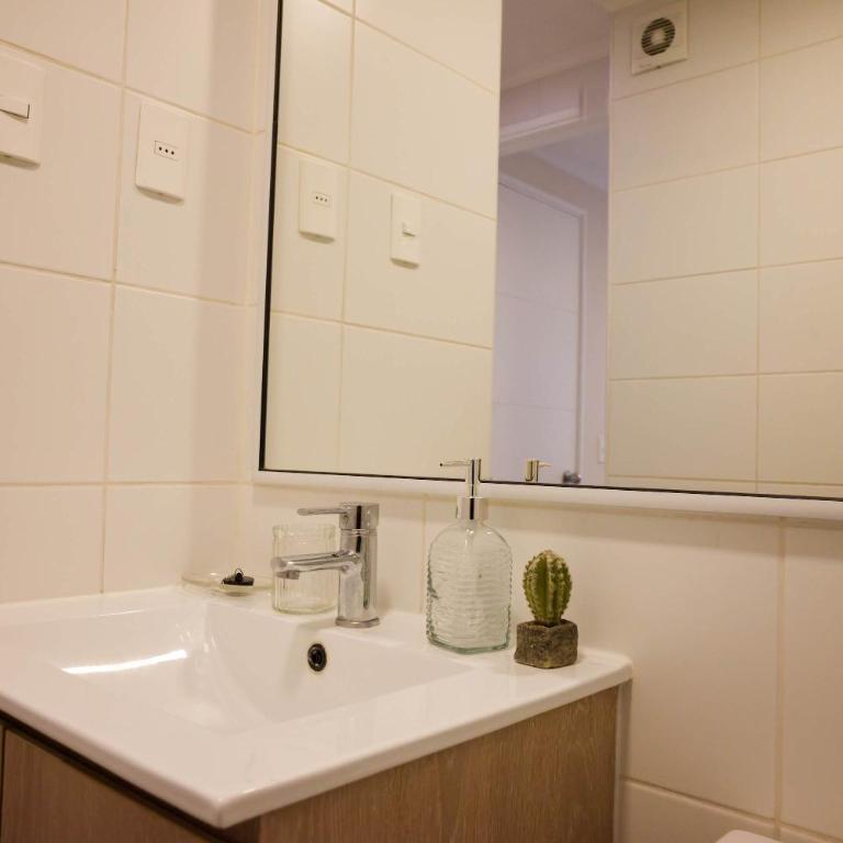 Terrace Vibe Chic Apartment Steps from Metro - Apartment - 25