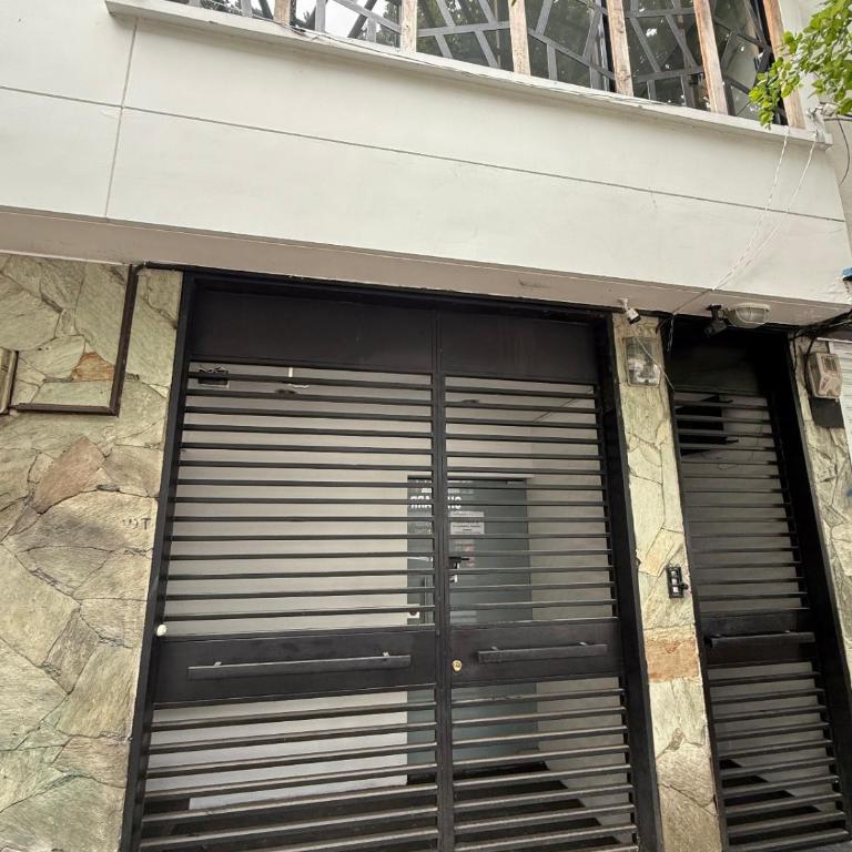 6 bedroom and Jacuzzi 1 block from LLeras P6 - Apartment - 42