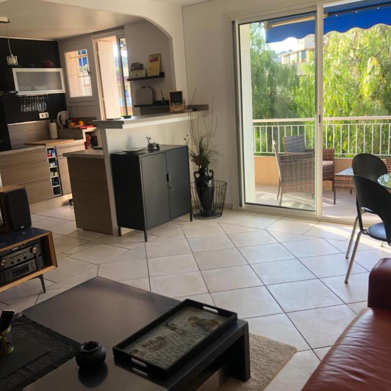 Grand appartement rénové 70m2 - 2 chambres - plages à proximité - Sanary - Apartamento de 2 dormitorios - 5