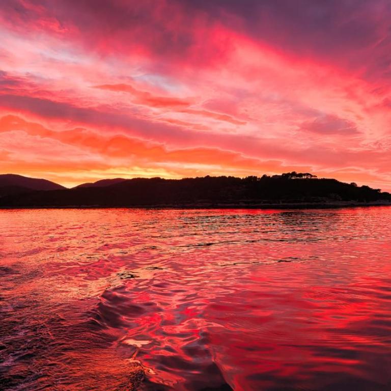 Nuit en Catamaran aux Iles de Lérins - Grande Chambre Double - 4