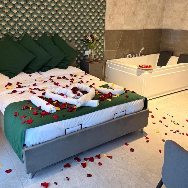 Luxury Jacuzzi Suites Rome - You Rhome - Suite with Hot Tub - 3