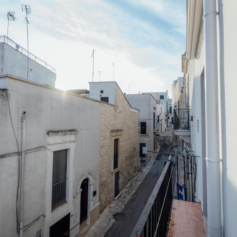 Historic Home with Large Rooftop Terrace in Heart of Ceglie - Casa con 1 Camera da Letto - 38