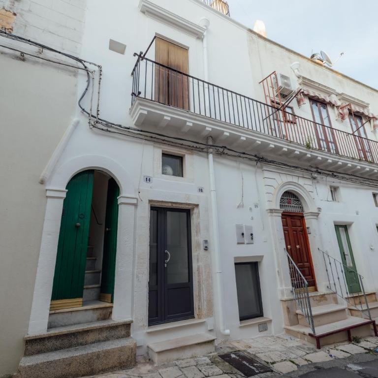Historic Home with Large Rooftop Terrace in Heart of Ceglie - Casa con 1 Camera da Letto - 53