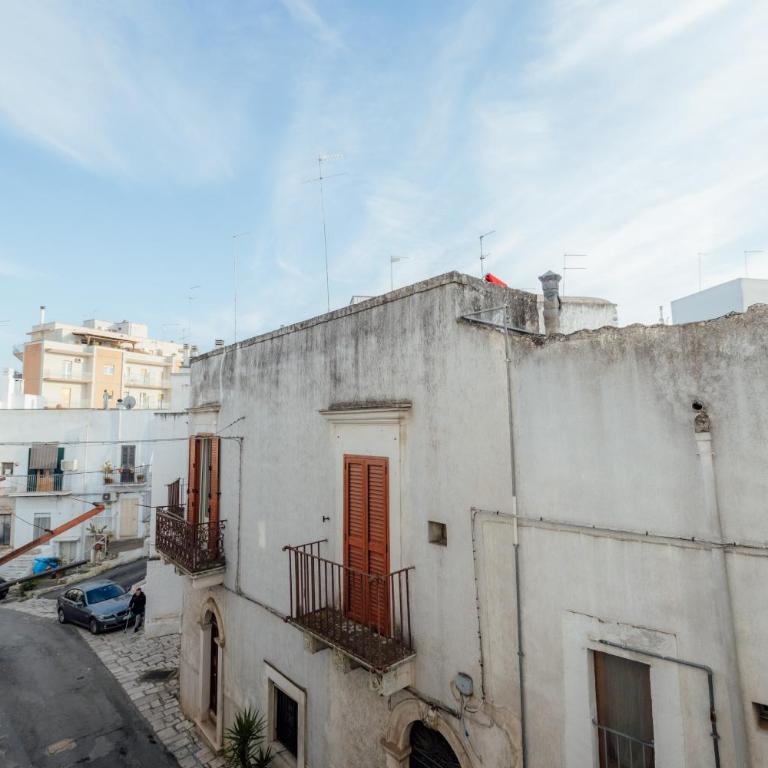 Historic Home with Large Rooftop Terrace in Heart of Ceglie - Casa con 1 Camera da Letto - 39