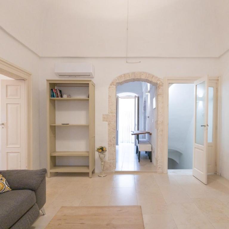 Historic Home with Large Rooftop Terrace in Heart of Ceglie - Casa con 1 Camera da Letto - 34
