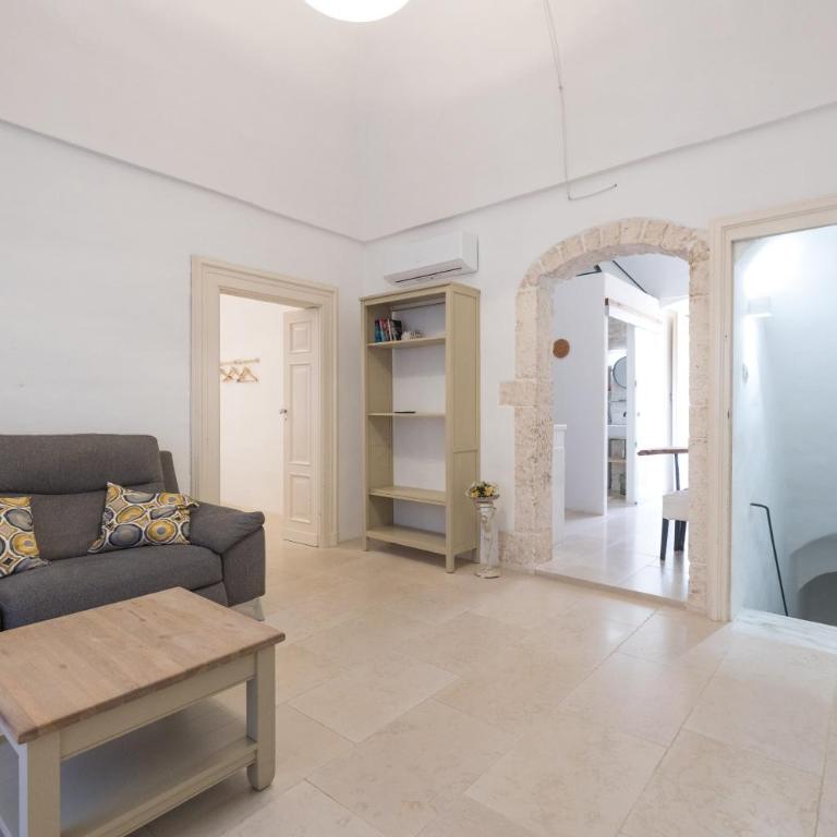 Historic Home with Large Rooftop Terrace in Heart of Ceglie - Casa con 1 Camera da Letto - 37