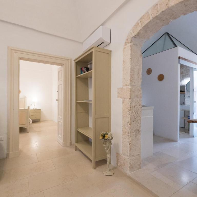 Historic Home with Large Rooftop Terrace in Heart of Ceglie - Casa con 1 Camera da Letto - 60