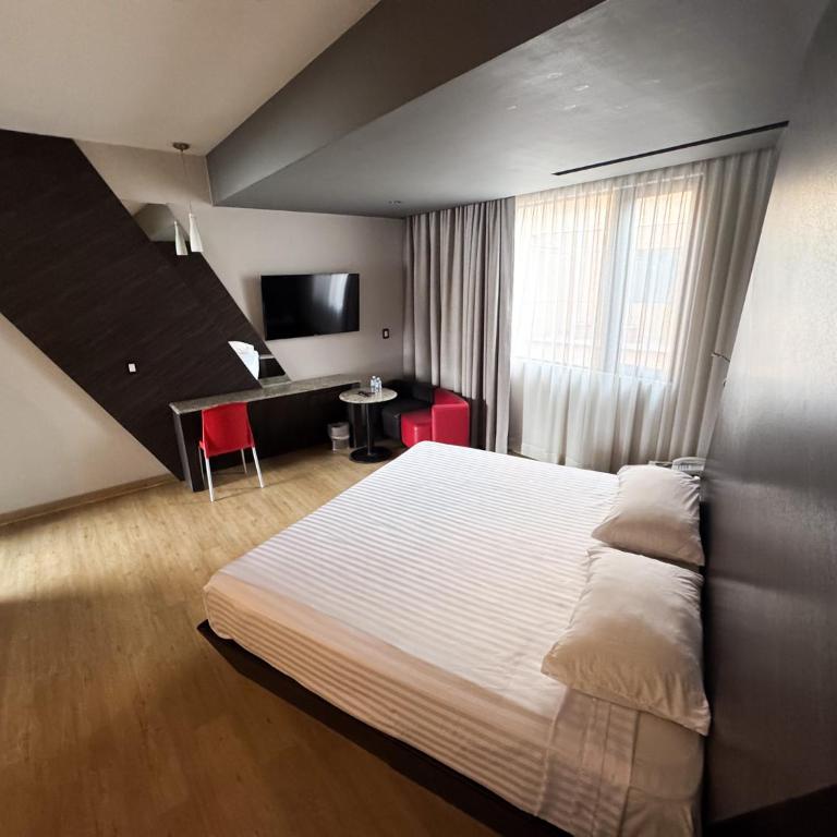 La Moraleja Love hotel - Habitación con cama extragrande. - 2