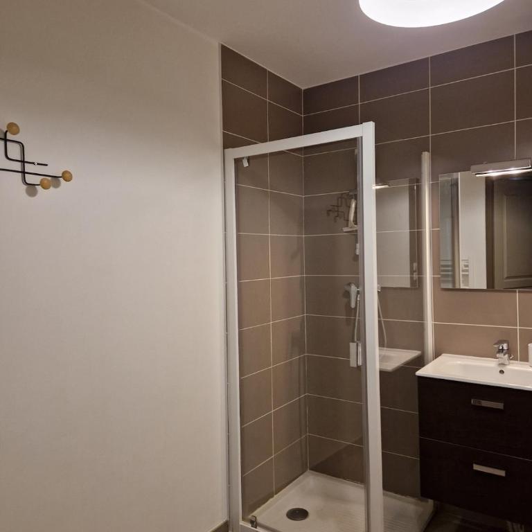 Charmant appartement proche des thermes - Appartement 2 Chambres - 9