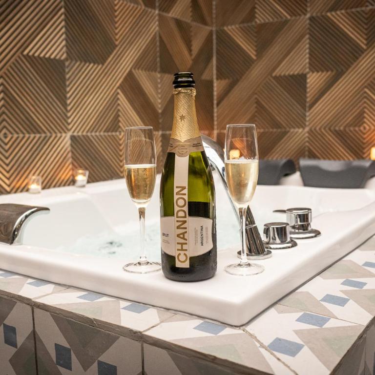 Aubrey Hotel Boutique - Suite with Hot Tub - 6
