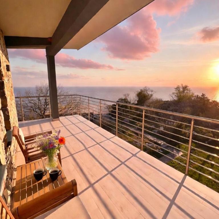 Dreamsky Haven - One-Bedroom Apartment with Balcony and Sea View - 1