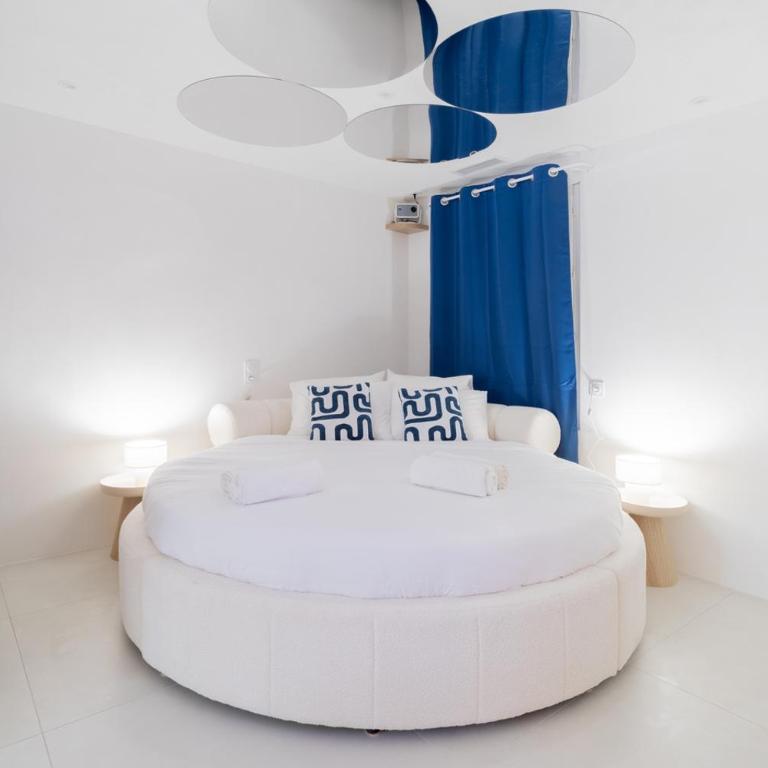 Suite romantique Santorini avec Balnéo & Sauna - Appartement 1 Chambre - 8