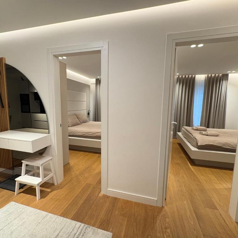 Lux Brilijant Apartmant - Two-Bedroom Apartment - 8