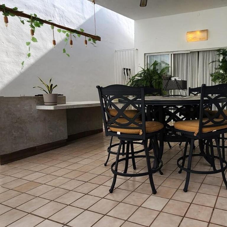 Beautiful house with a pool - Casa de 4 dormitorios - 2