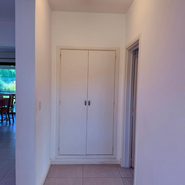 Casa con jardín y piscina en Estancias del Pilar - Casa de 4 dormitorios - 13
