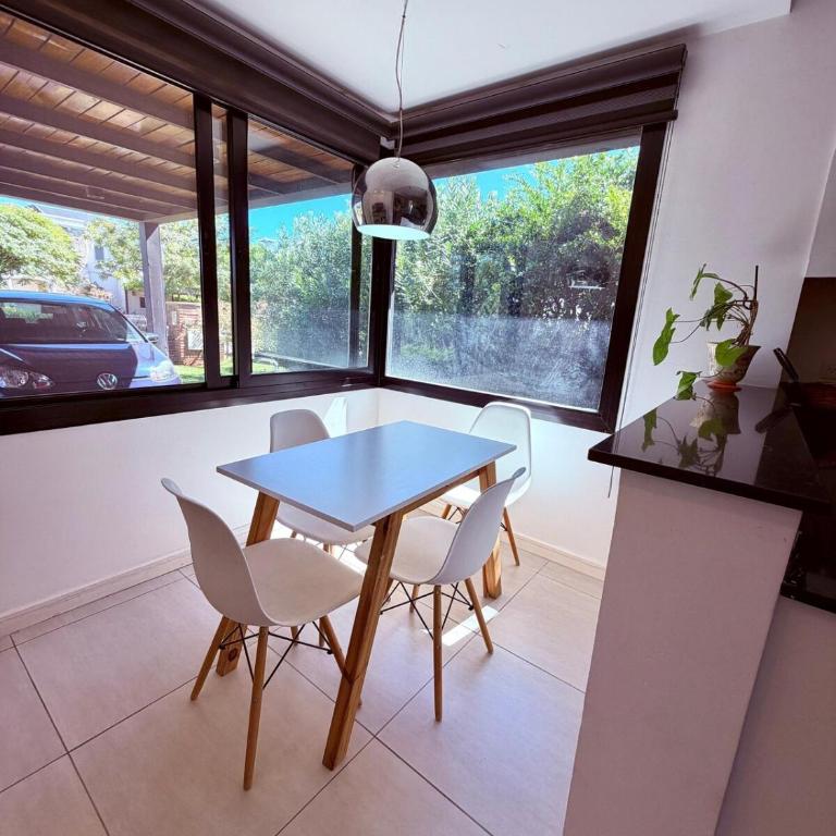 Casa con jardín y piscina en Estancias del Pilar - Casa de 4 dormitorios - 31