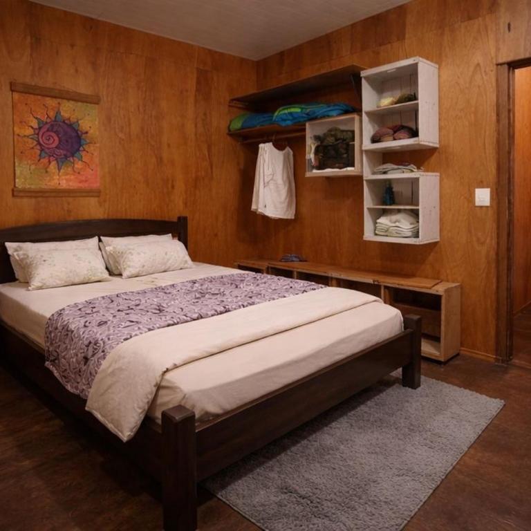 Encantadora casa rodeada de naturaleza en Punta Rubia, a dos cuadras de la playa - Casa de 2 dormitorios - 2