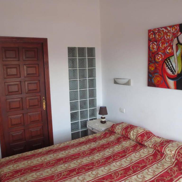 Island Village - Three-Bedroom Villa with Sea View and Balcony - 3