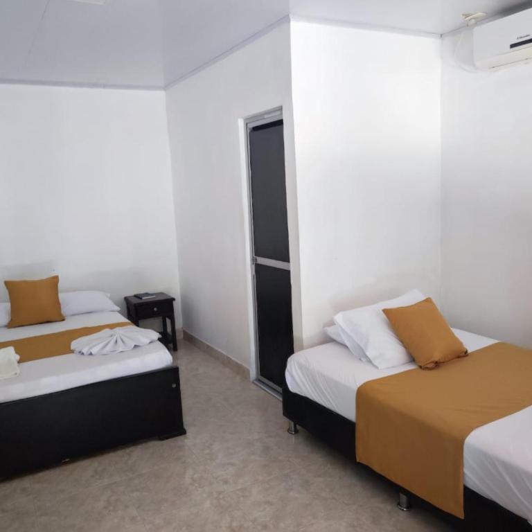 Hotel Campo Verde - Habitación Doble Estándar con 2 camas dobles - 6