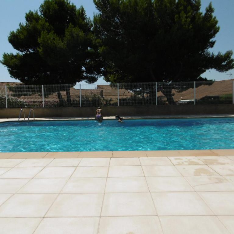 Location T2 Gruissan : Piscine, Parking, Clim, Proche Plage - Idéal Famille - FR-1-796-1 - Appartamento - 1