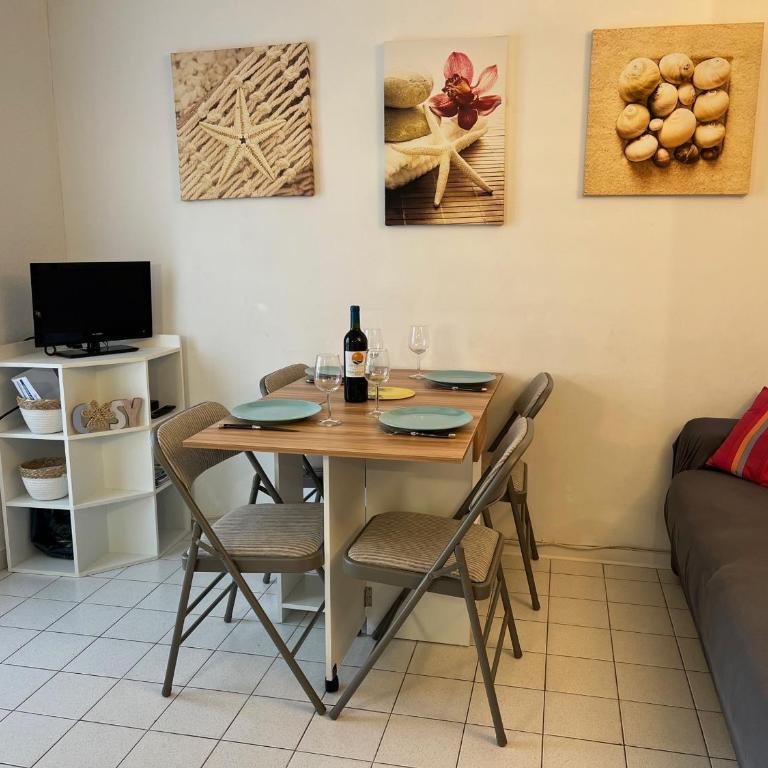 Gruissan : T3 RDC 4/5 pers, Piscine & Parking privé - FR-1-796-93 - Appartement - 9