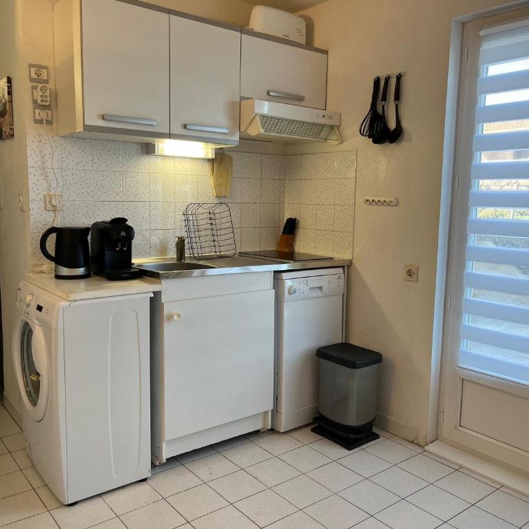 Gruissan : T3 RDC 4/5 pers, Piscine & Parking privé - FR-1-796-93 - Appartement - 10
