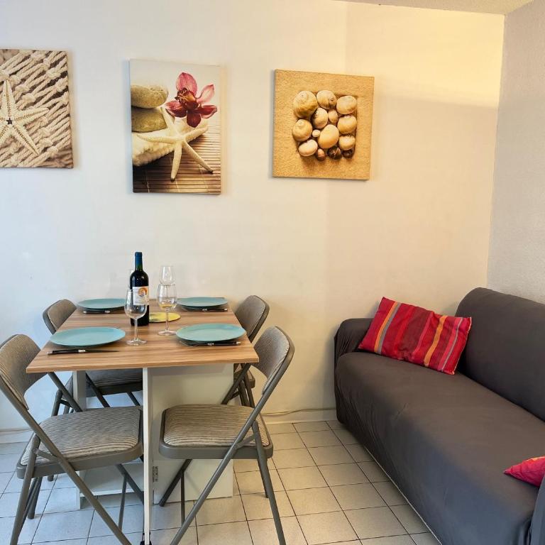 Gruissan : T3 RDC 4/5 pers, Piscine & Parking privé - FR-1-796-93 - Appartement - 12