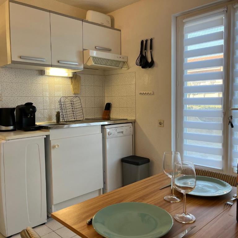 Gruissan : T3 RDC 4/5 pers, Piscine & Parking privé - FR-1-796-93 - Appartement - 13