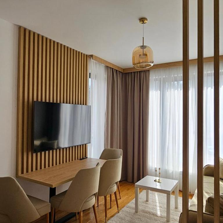 Zlatni TRG - Studio with Lake View - 7