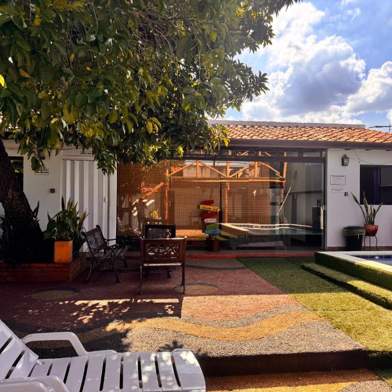 Casa con Piscina y Quincho a 8 min del aeropuerto - Two-Bedroom Villa - 9