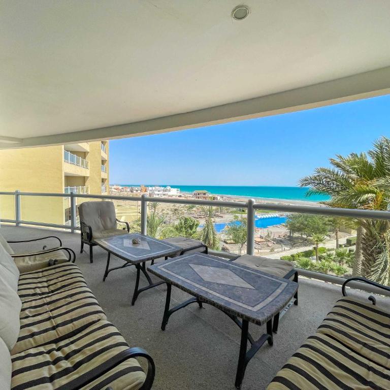 Oceanfront Condo with Stunning Views #303 - Apartamento - 1