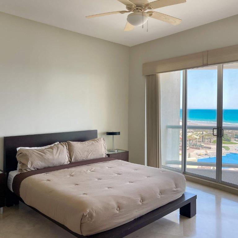 Oceanfront Condo with Stunning Views #303 - Apartamento - 12