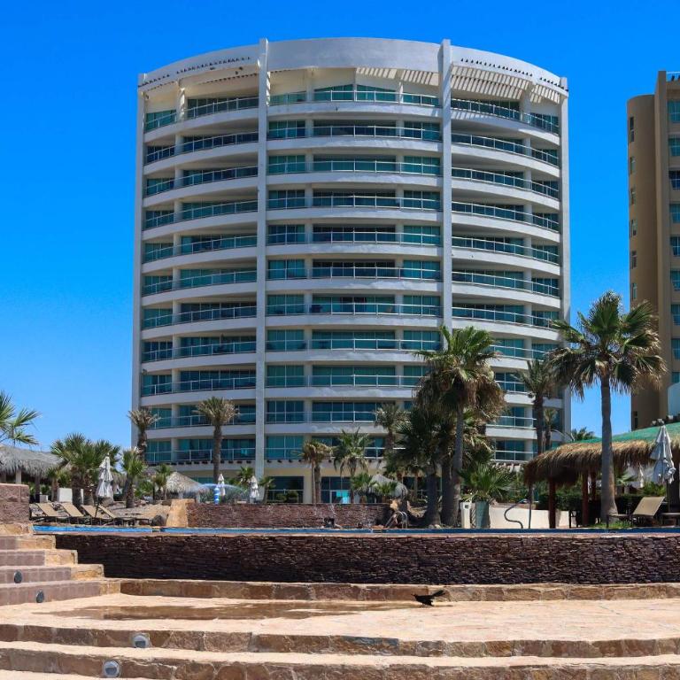 Oceanfront Condo with Stunning Views #303 - Apartamento - 30