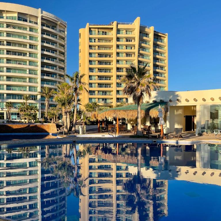 Oceanfront Condo with Stunning Views #303 - Apartamento - 39