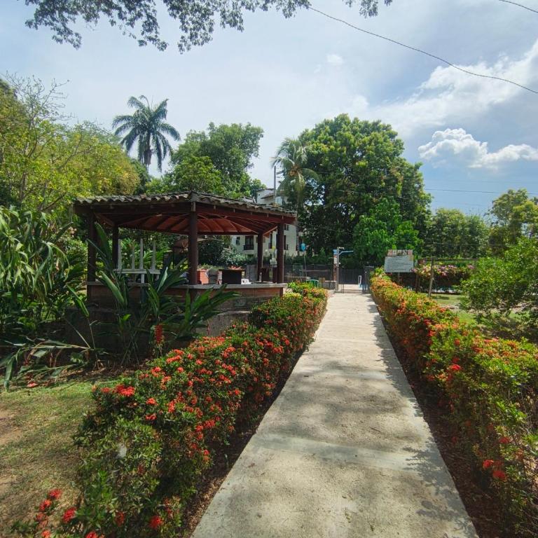 Apartamento Campestre - Hostería florida Tropical - Apartamento de 2 dormitorios con vistas a la montaña - 15