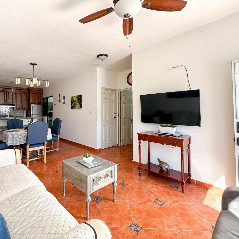 Charming Mexican Townhome Pool Access #01 - Apartamento - 11