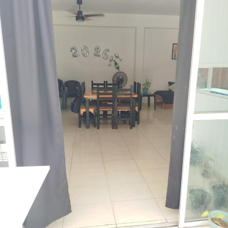 mary - One-Bedroom House - 28