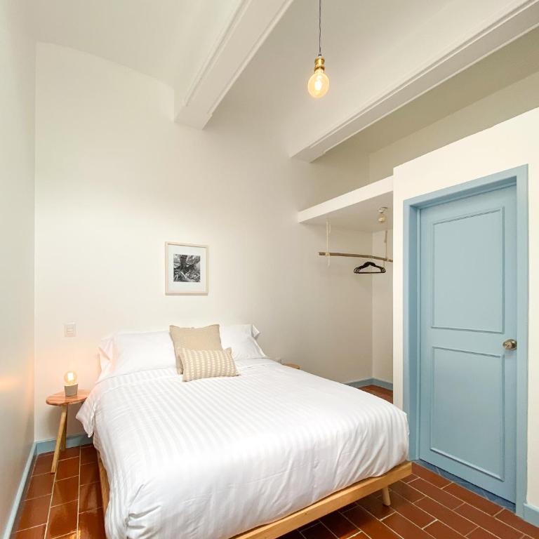 AMPARO · Spacious Home with Double Parking - Vacation Home - 11