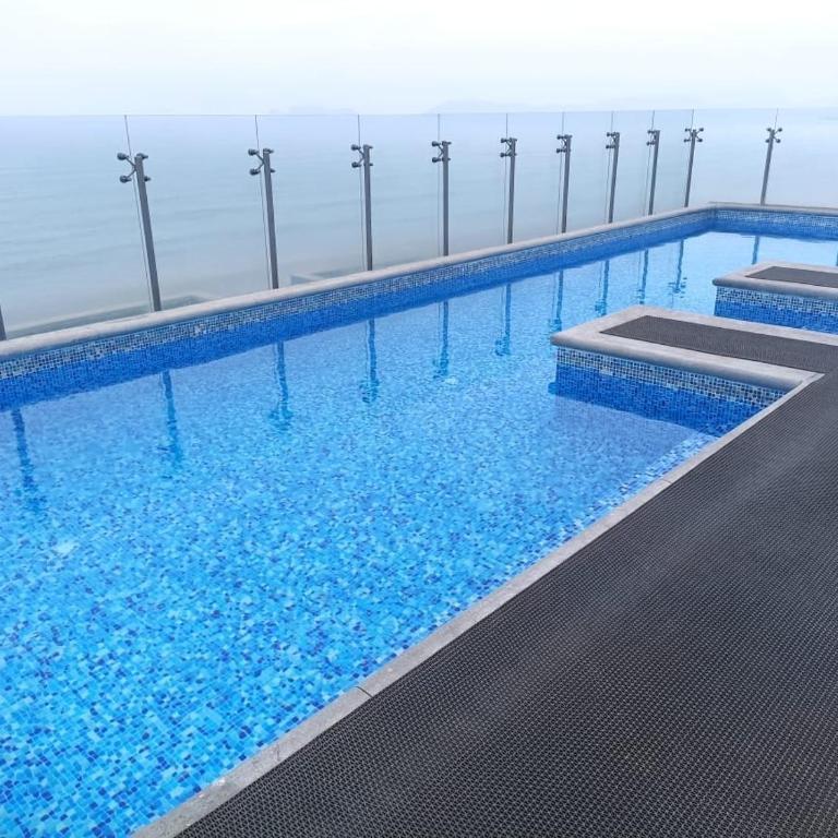 Departamento con vista al mar San Miguel - Three-Bedroom Apartment - 8