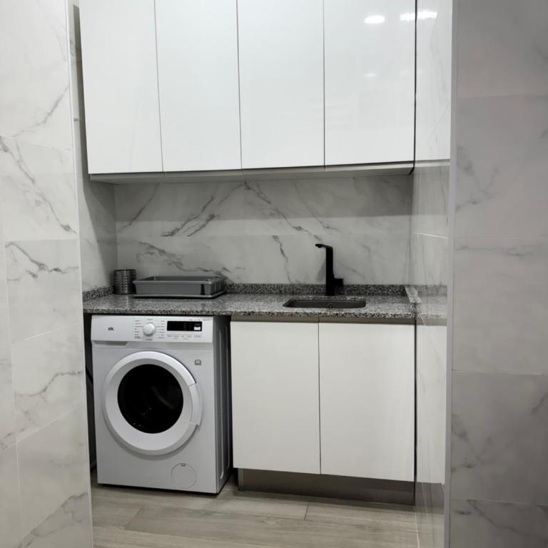 Apartamento Amplio junto a Ciudad de las Artes - Two-Bedroom Apartment - 16