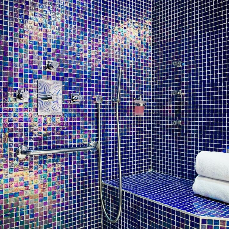 Apostrophe Hôtel - Chambre Double Standard avec Douche à Jets d'Hydromassage - 6