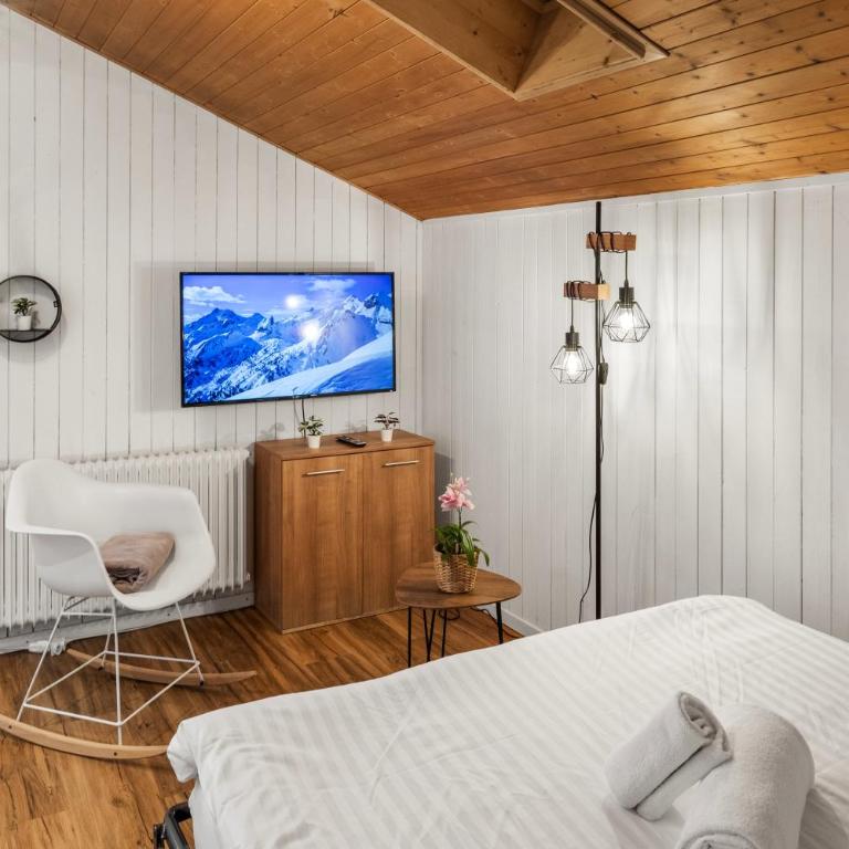 Charmant studio à 5 minutes à pied des bains - Apartment mit 1 Schlafzimmer - 4