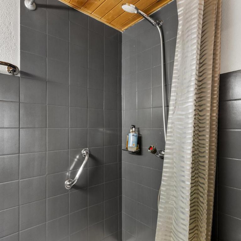 Charmant studio à 5 minutes à pied des bains - Apartment mit 1 Schlafzimmer - 12