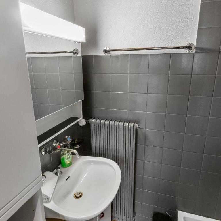 Charmant studio à 5 minutes à pied des bains - Apartment mit 1 Schlafzimmer - 29
